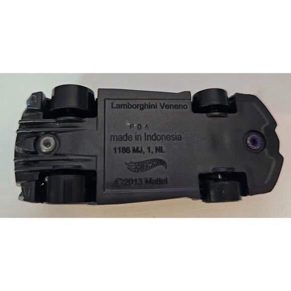 Hot Wheels 2013 Mattel Lamborghini Veneno Die-Cast Toy Car Purple 3" 1:64 Scale - Picture 2 of 7